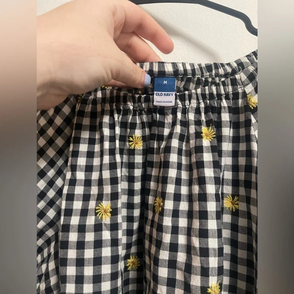 Old Navy - Women’s Blouse Black White Gingham Embroidered Puff Sleeve - Size M - Picture 4 of 6